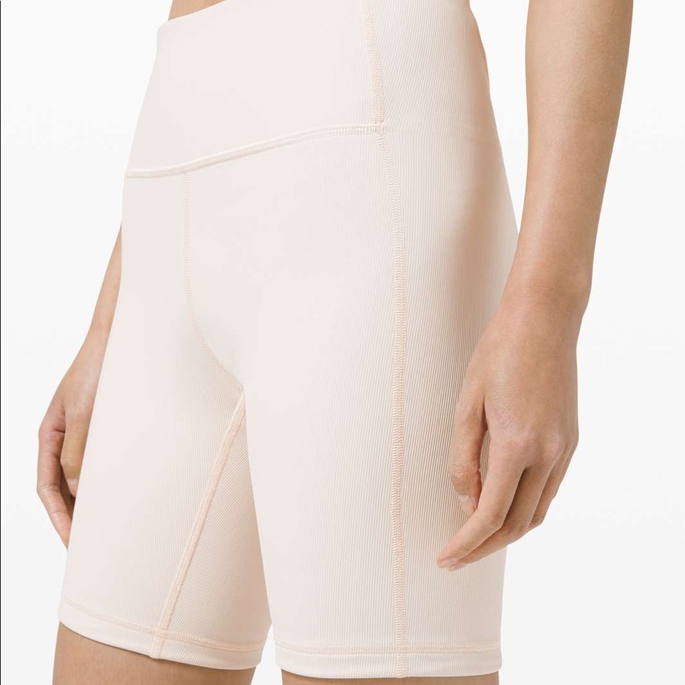 Lululemon Sz:4 - Ribbed Contoured High-Rise Short 8"
